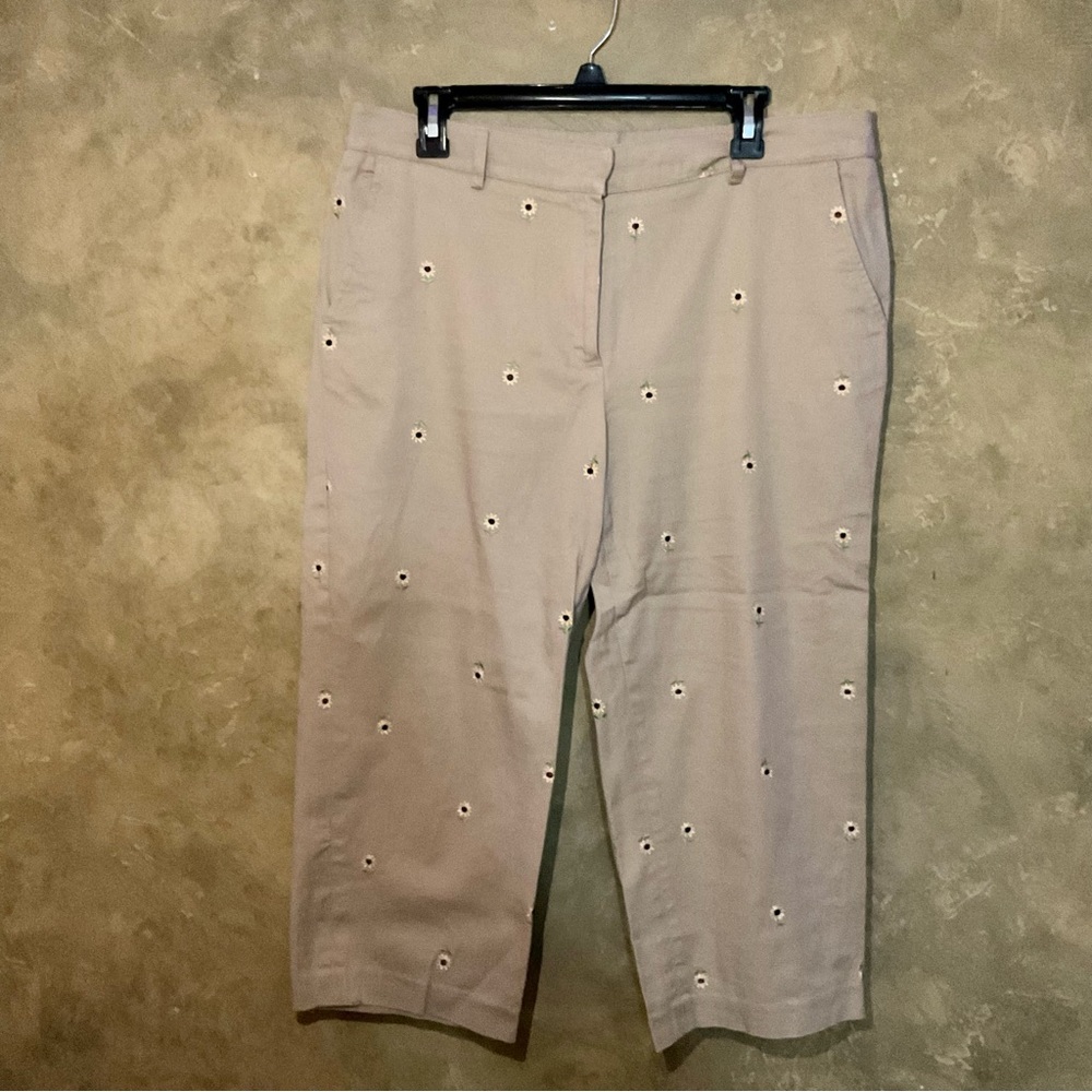 Briggs New York Embroidered Sunflower Cropped Chinos